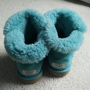 Authentic womans Teal mini Bailey button uggs