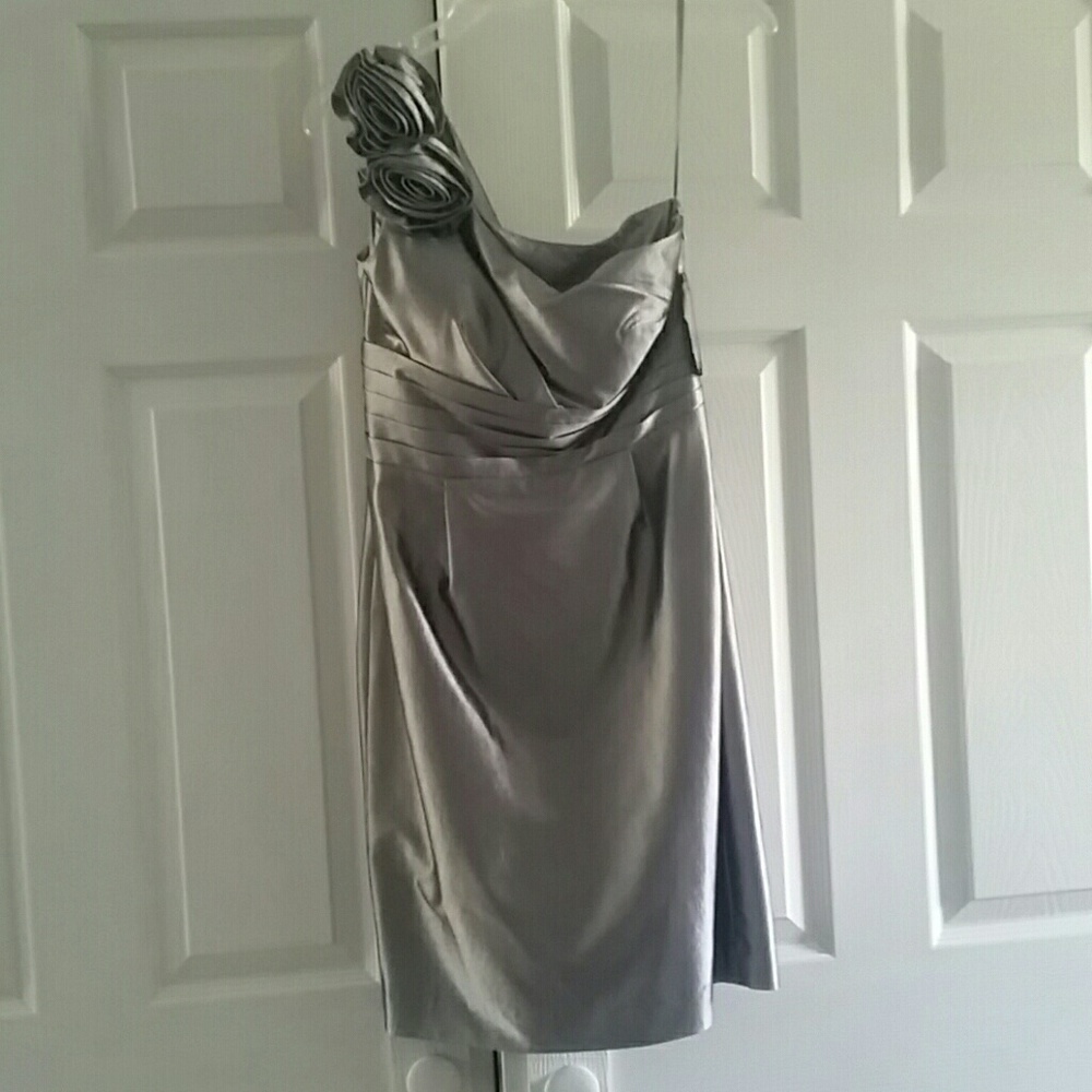 Jessica Howard silver dress