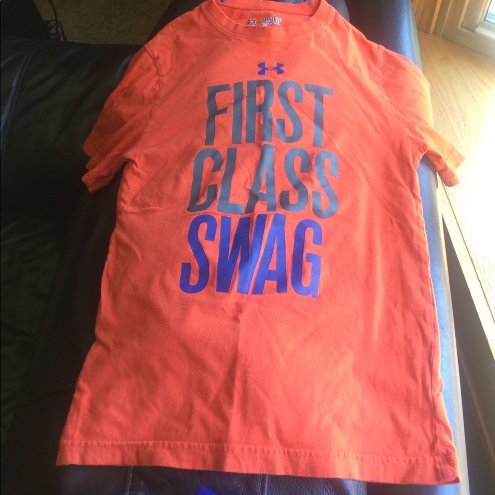 3 Items Nike & UA t-shirts and Nike Sweatshirt