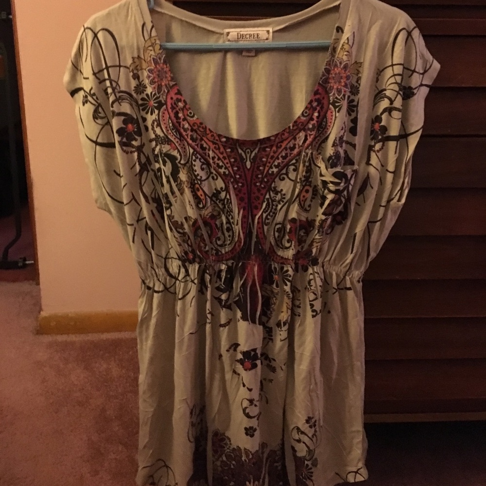 Decree tee