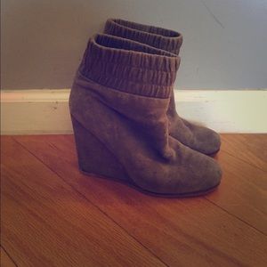 Vince suede gray booties with wedge heel