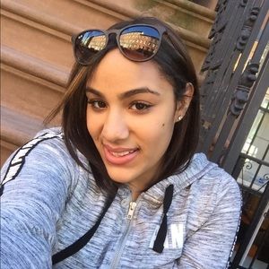 Meet your Posher, Melany