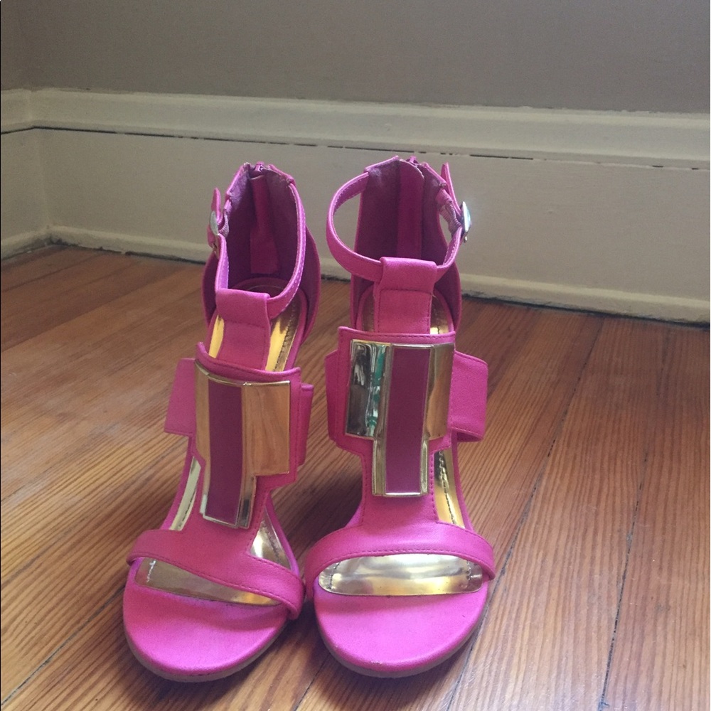 Pink Heels - Picture 2 of 3