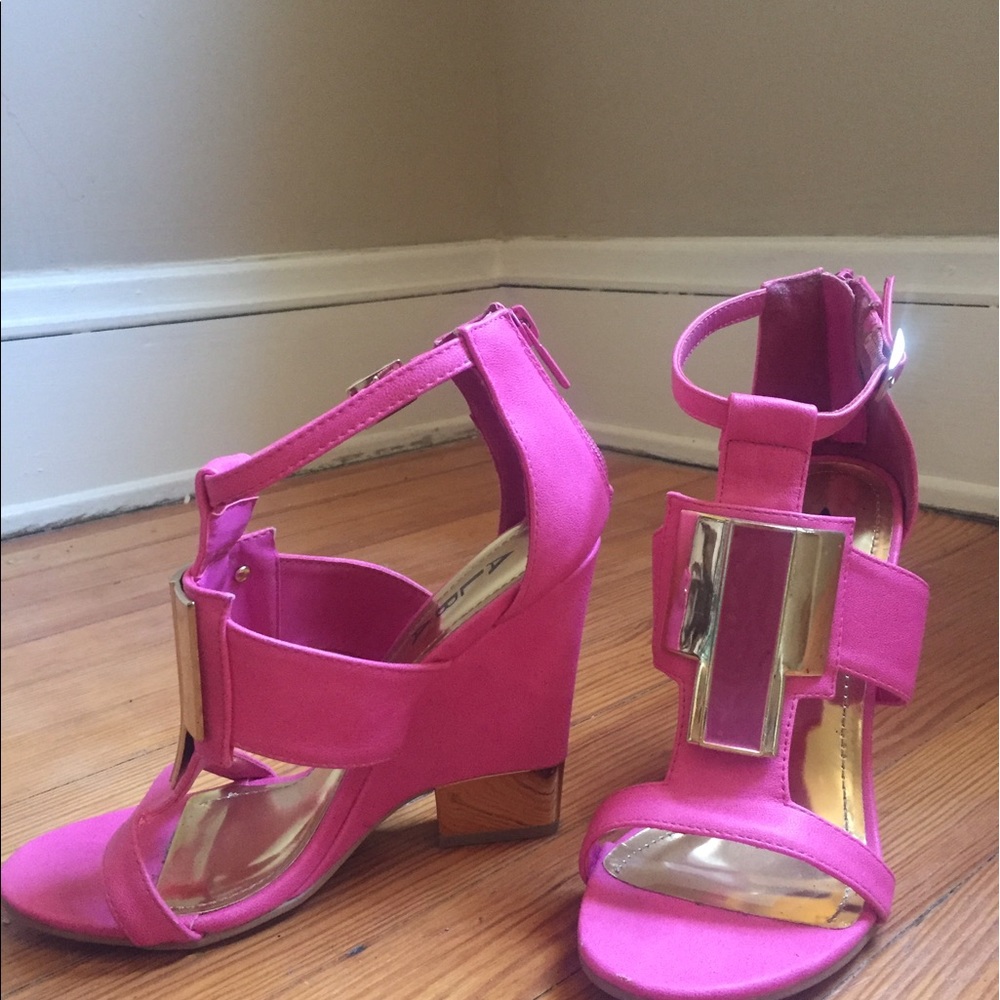 Pink Heels - Picture 3 of 3