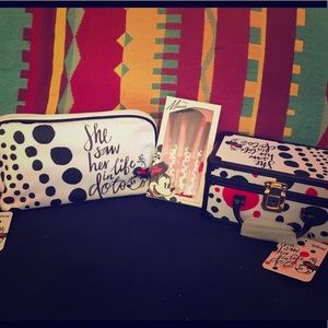 Minnie Bundle add the brush set!