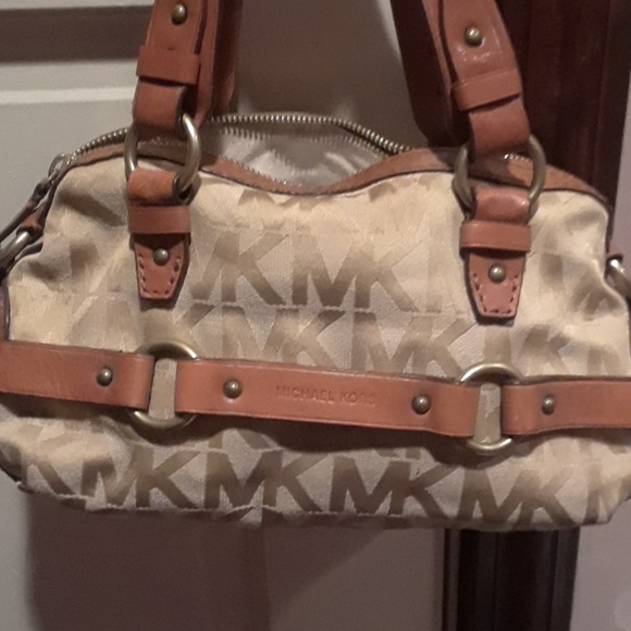 Michael Kors - Picture 1 of 2