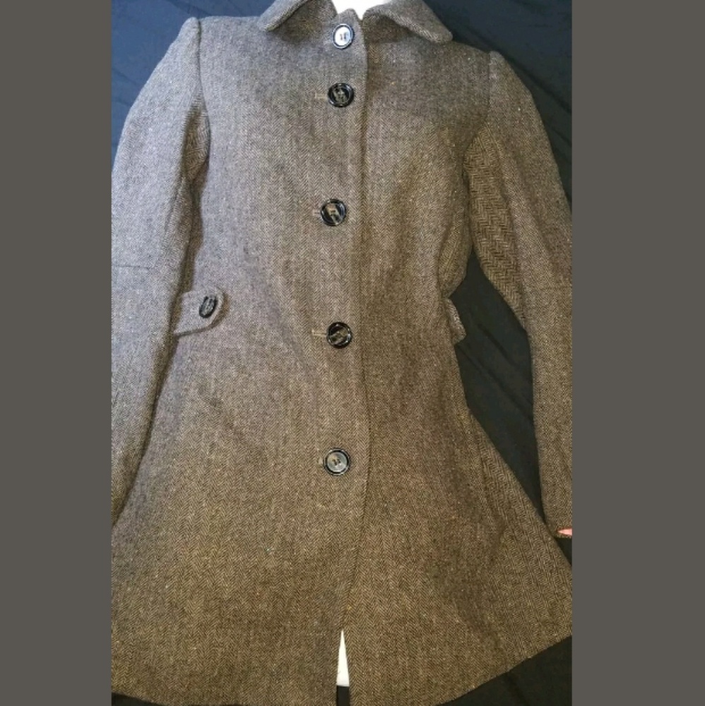 💙 Peacoat Size 2 Beige Coat