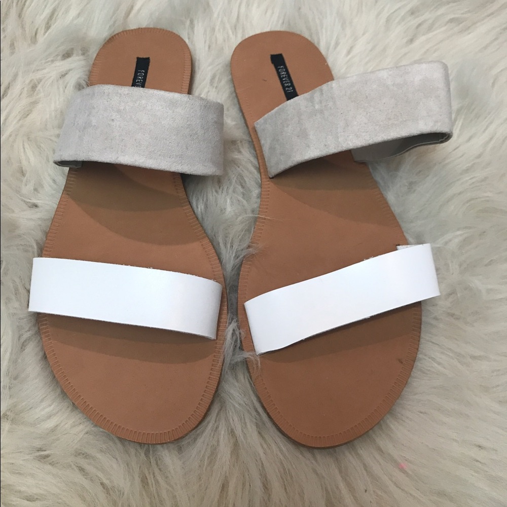 size 9 sandals never worn with tags