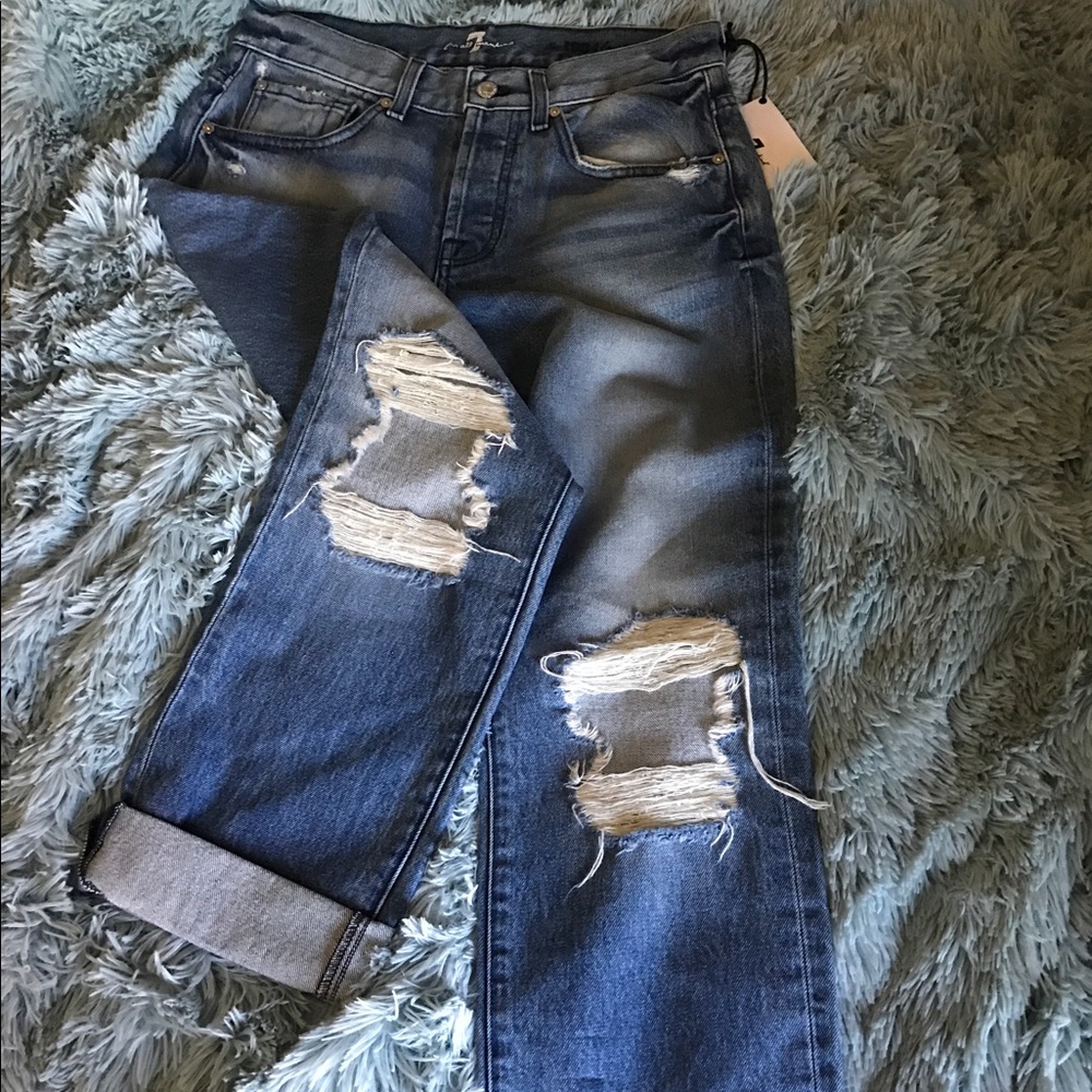 The 1984 w/Wide Knee Holes Jeans