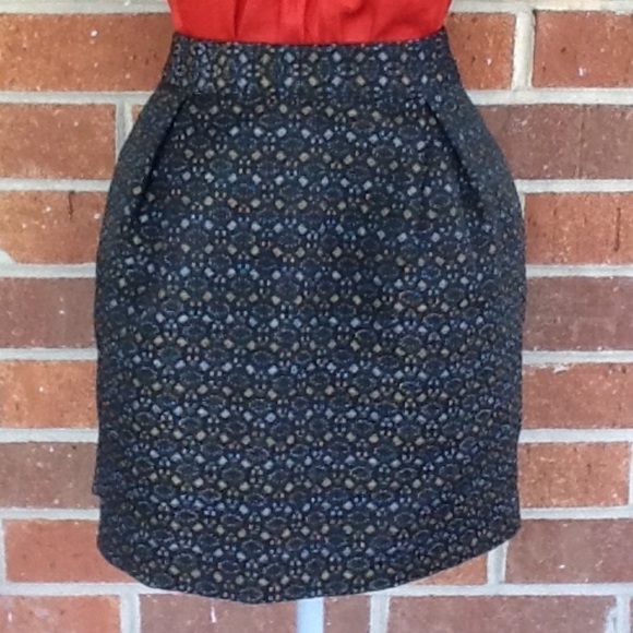 Old Navy Dresses & Skirts - NWOT Old Navy Black and Gold Skirt