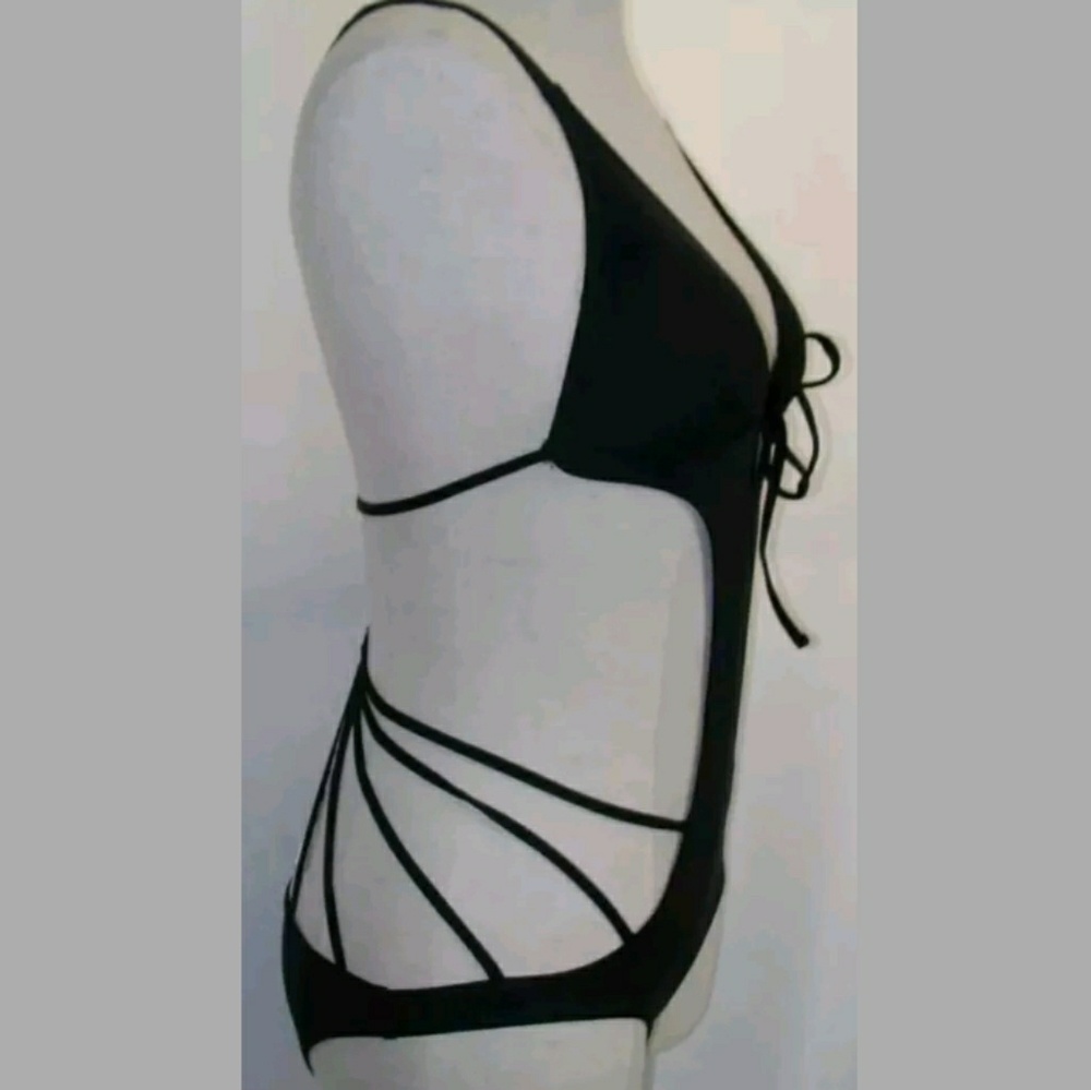 Becca macrame strappy monokini one piece unique - Picture 3 of 3
