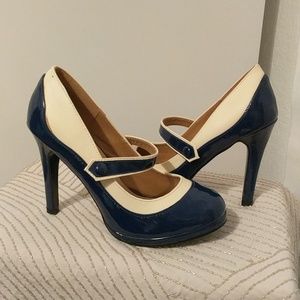 Graham Street Navy & Cream Pinup Heels