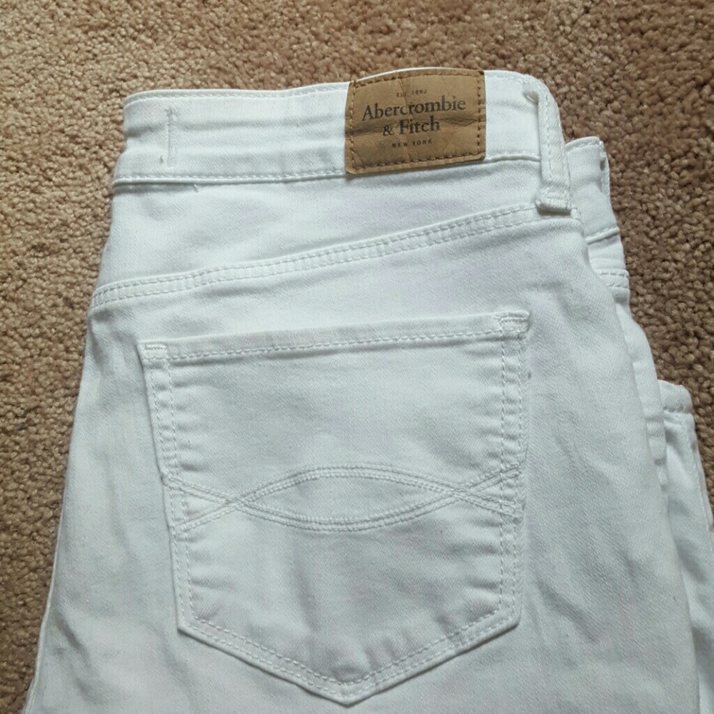 Abercrombie White capri pant MOVING SALE