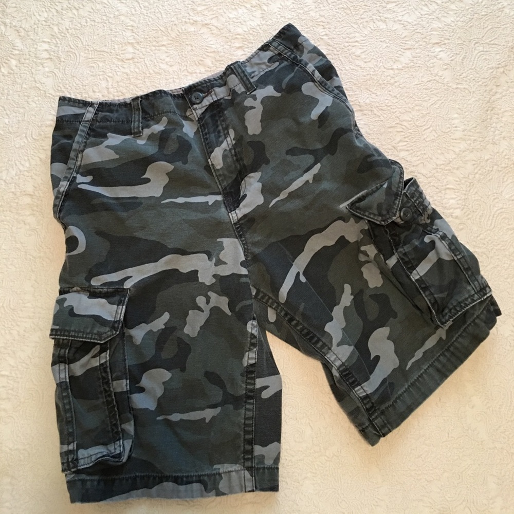 Camouflaged Cargo Shorts