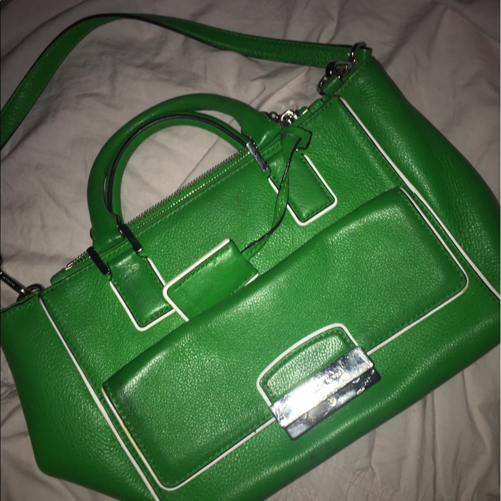 Micheal Kors green bag 👜 Make offers 👜