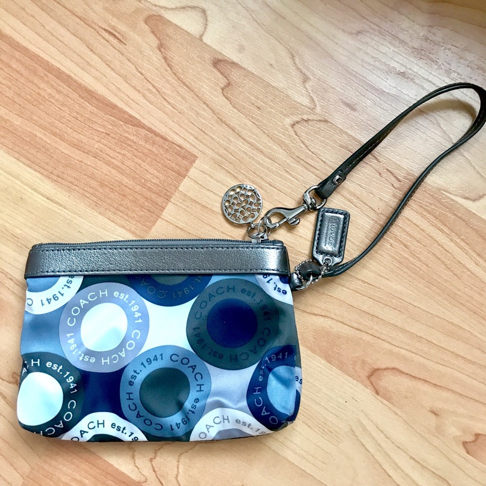 NWOT Coach Wristlet - Picture 2 of 4