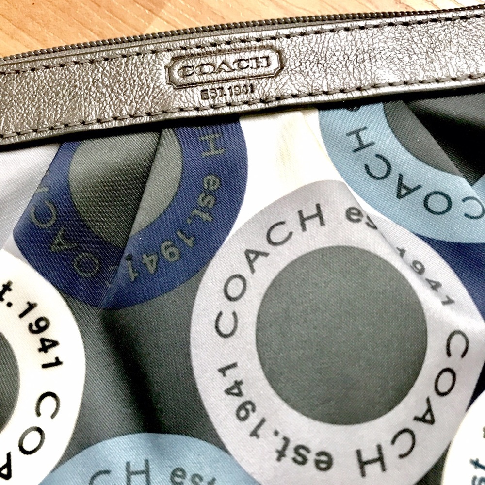 NWOT Coach Wristlet - Picture 3 of 4