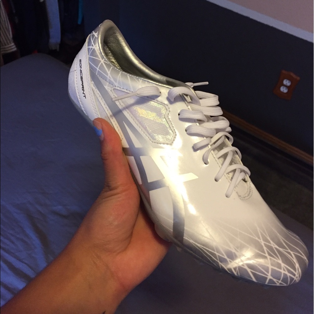 Track spikes