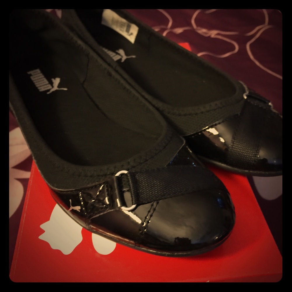 Puma flats