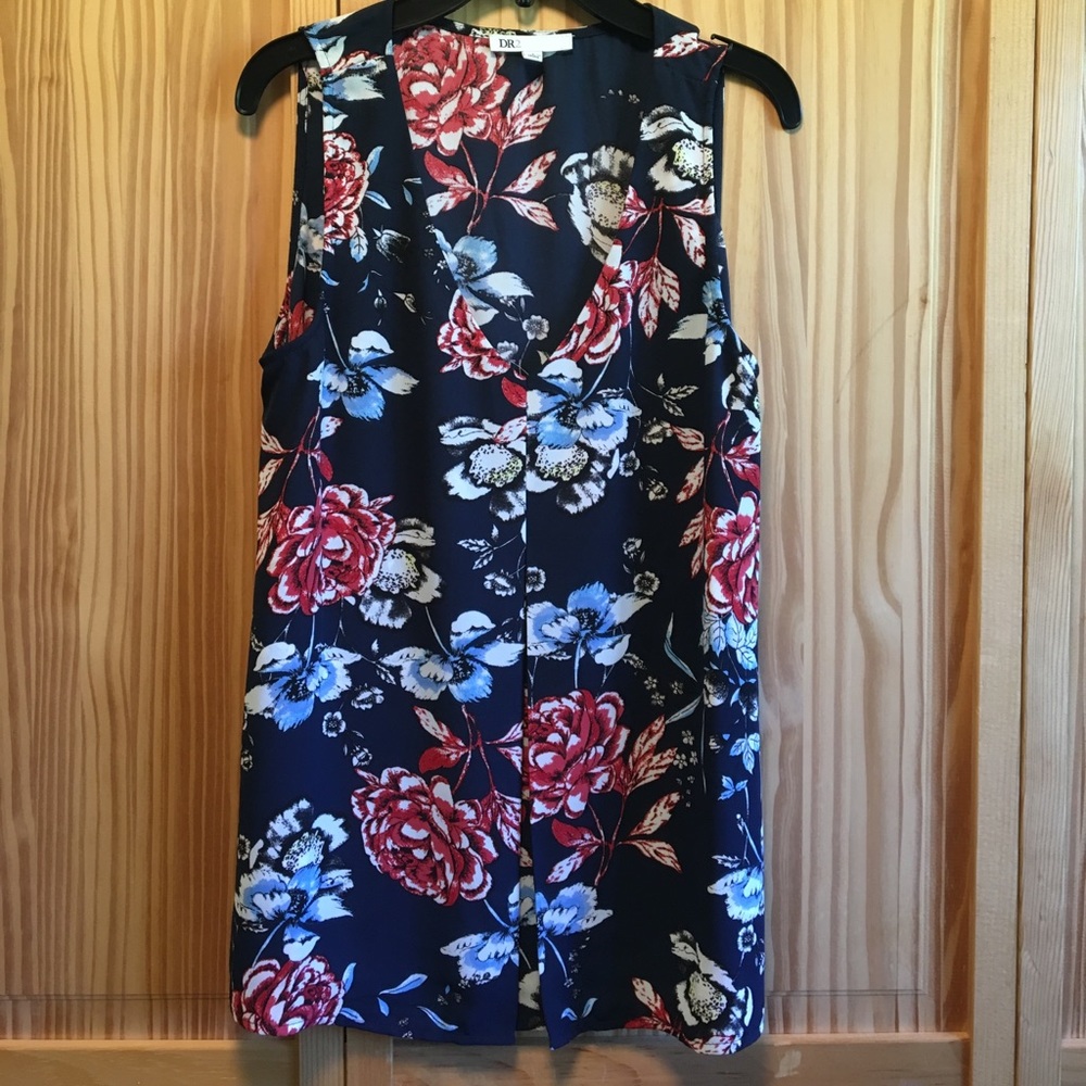 DR2 Navy floral blouse, new without tag