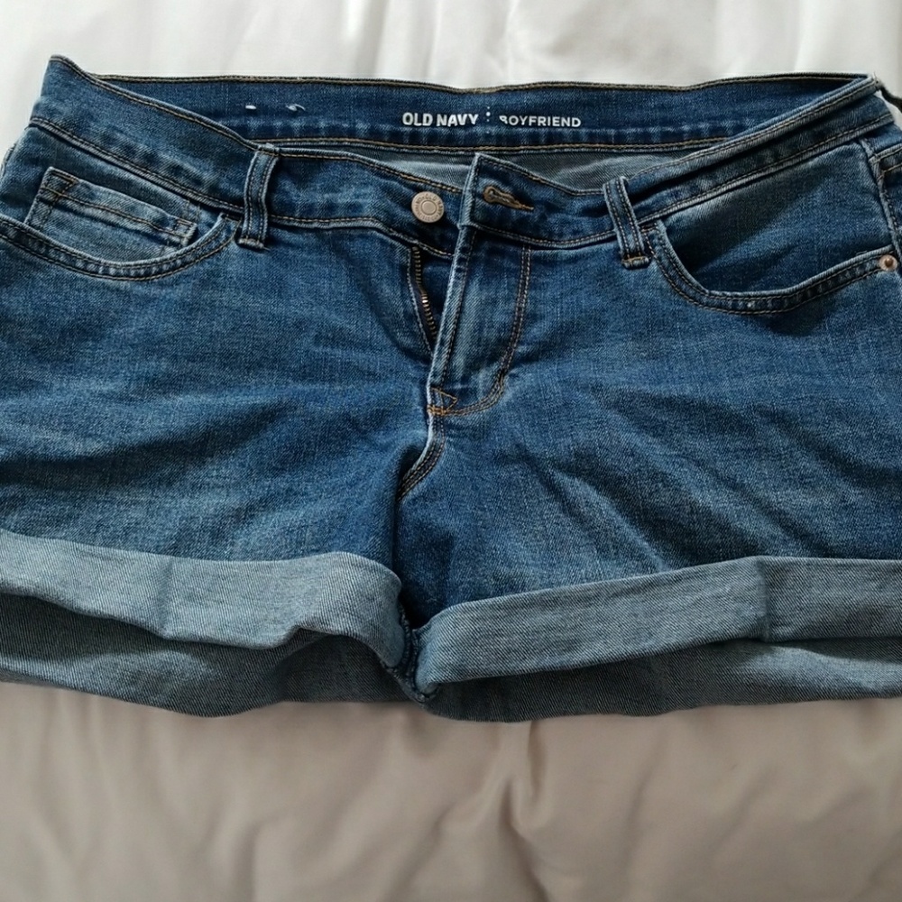 Old navy boyfriend short