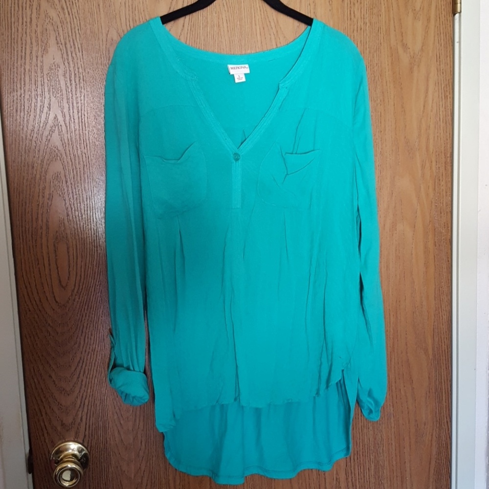 Teal green top
