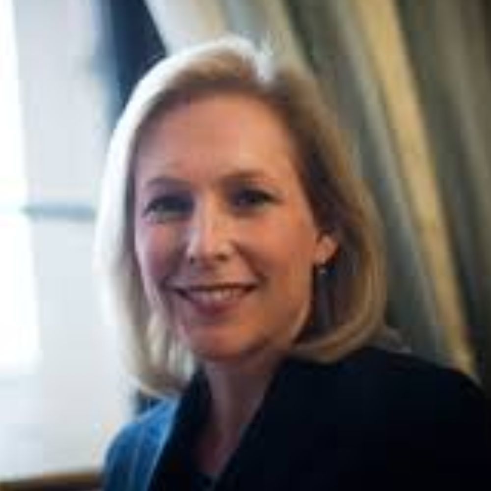 Meet your Posher, Mia