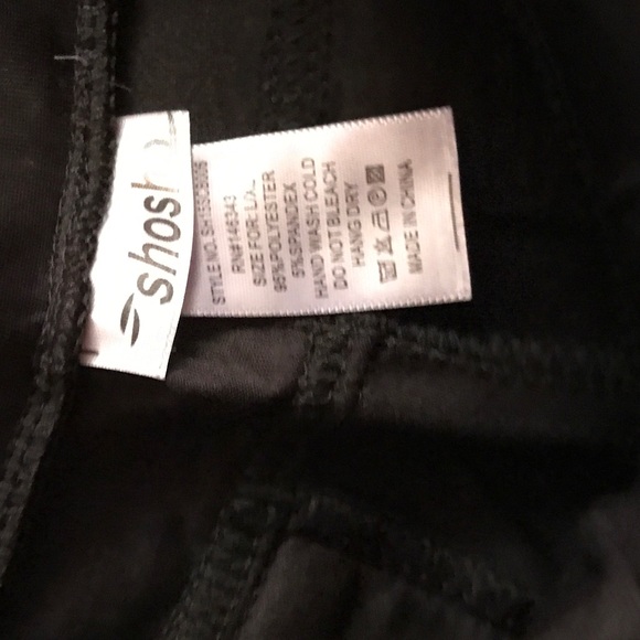 Black shorts with floral design - Picture 3 of 3