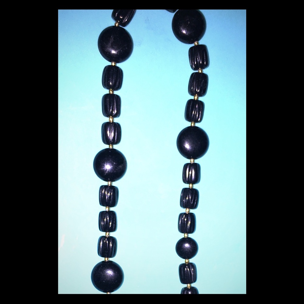 Vintage necklace w added magnetic closure