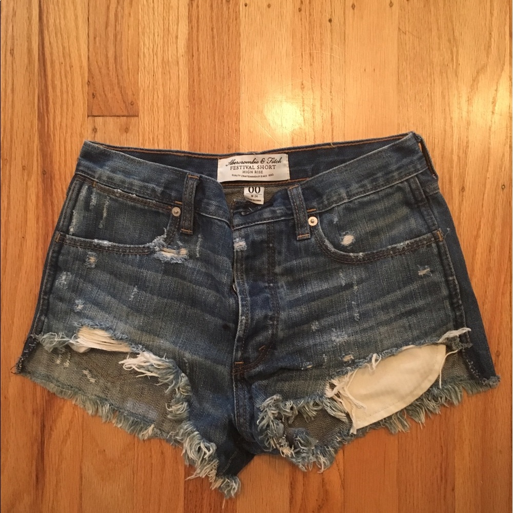 High wasted Abercrombie shorts