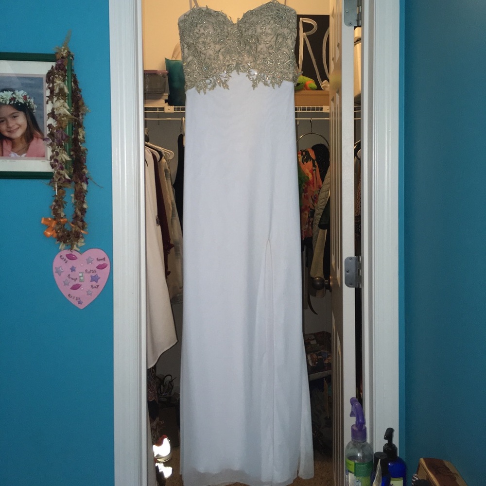 Beautiful La Femme Prom dress
