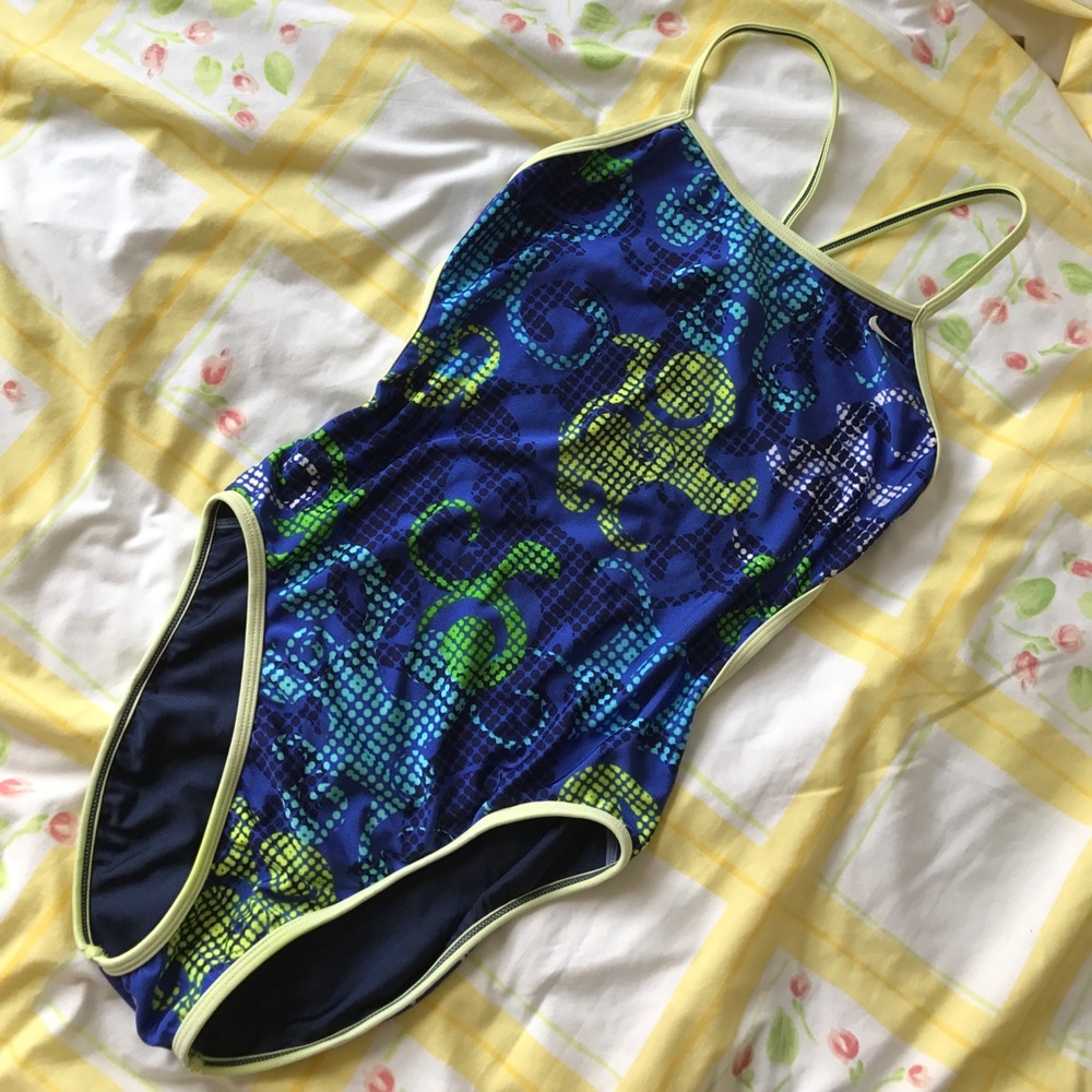 Nike Reversible Sport One-Piece Swimsuit