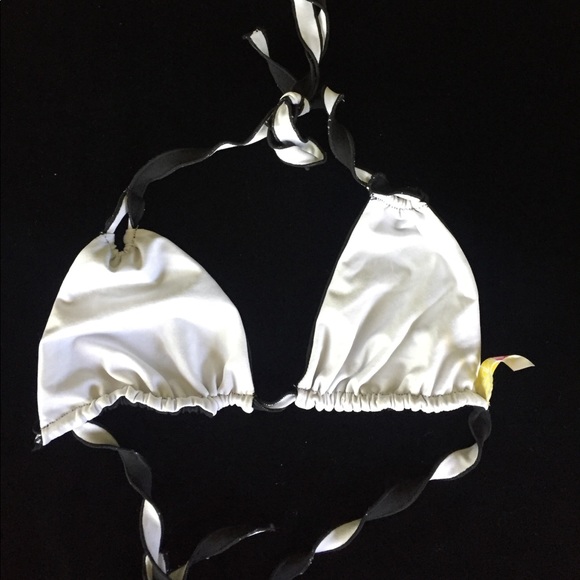 Indah Reversible bikini top - Picture 2 of 3