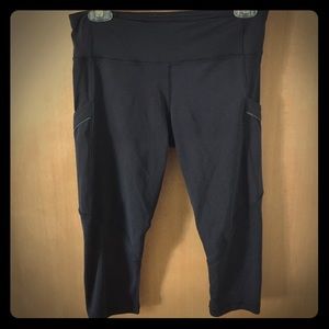 LuluLemon Athletica Capri/Knee-length Shorts