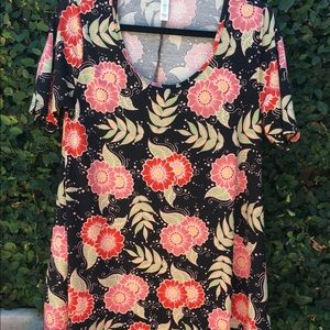 Cyber Monday! XS floral Perfect T