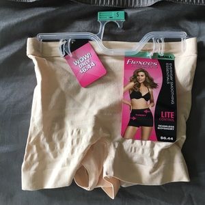 Flexes by Maidenform BoyShort