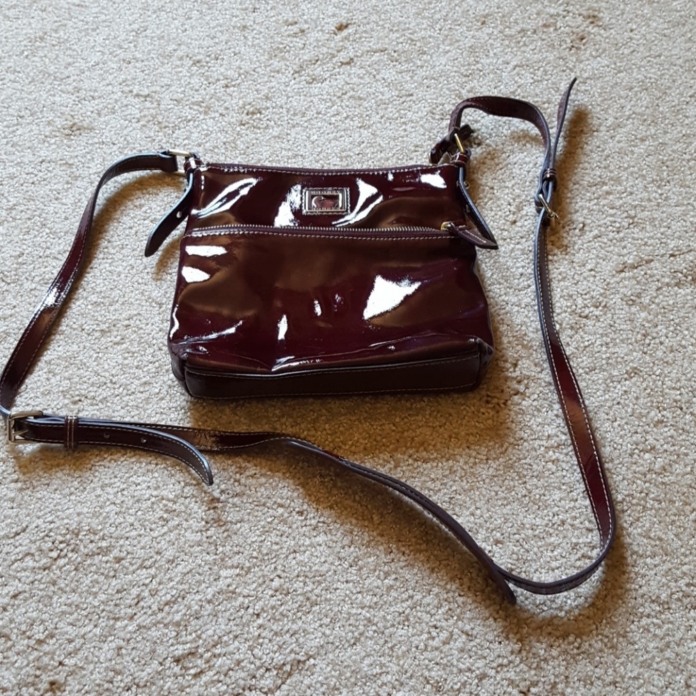 Dooney & Bourke letter carrier cross body bag
