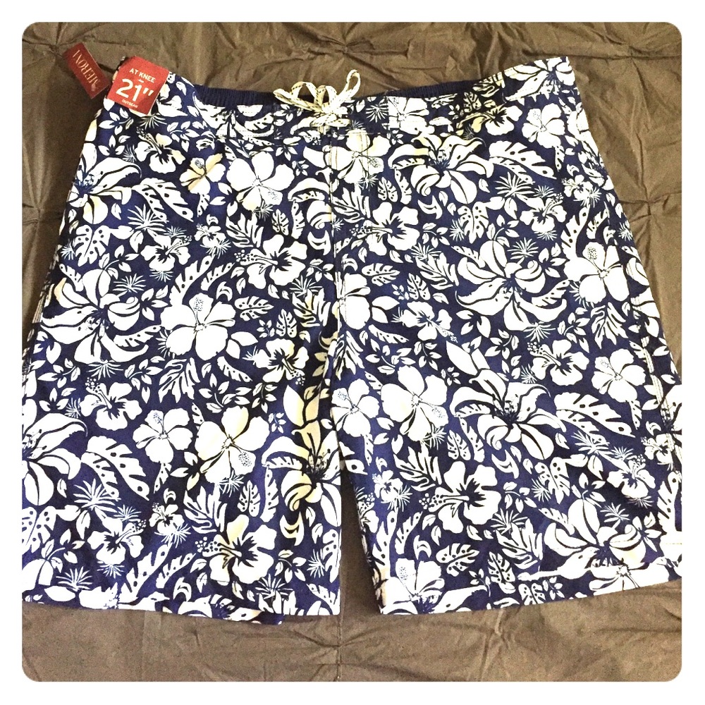 NWT MEN'S SWIM SHORTS 🌊