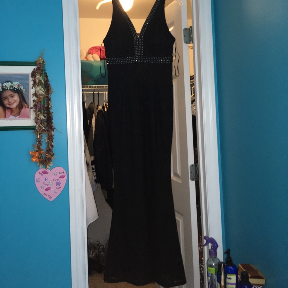 Simple Black Lace Gown