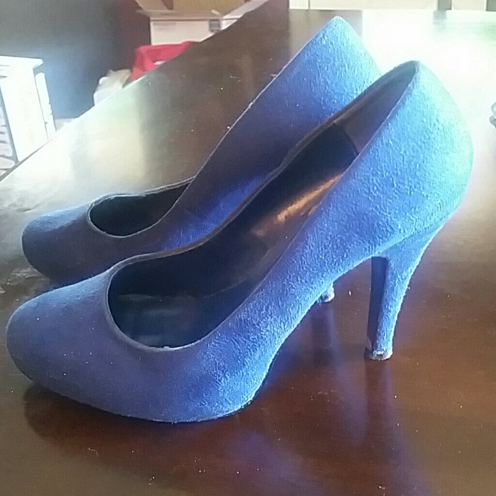 Blue suede pumps. Size 9.