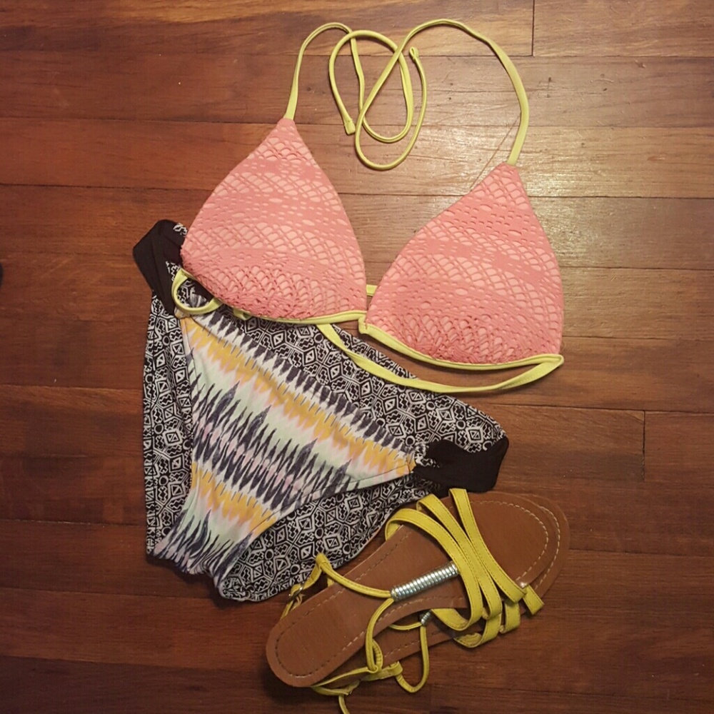 👙 2 Pc. Swimsuit, Reversible Bottoms!