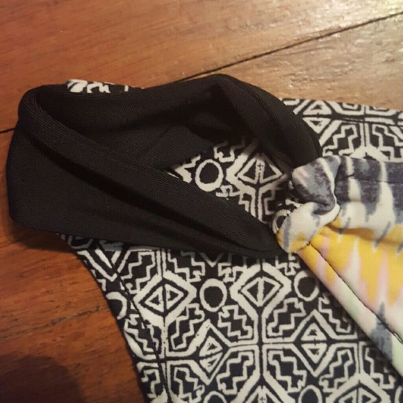 👙 2 Pc. Swimsuit, Reversible Bottoms! - Picture 4 of 6