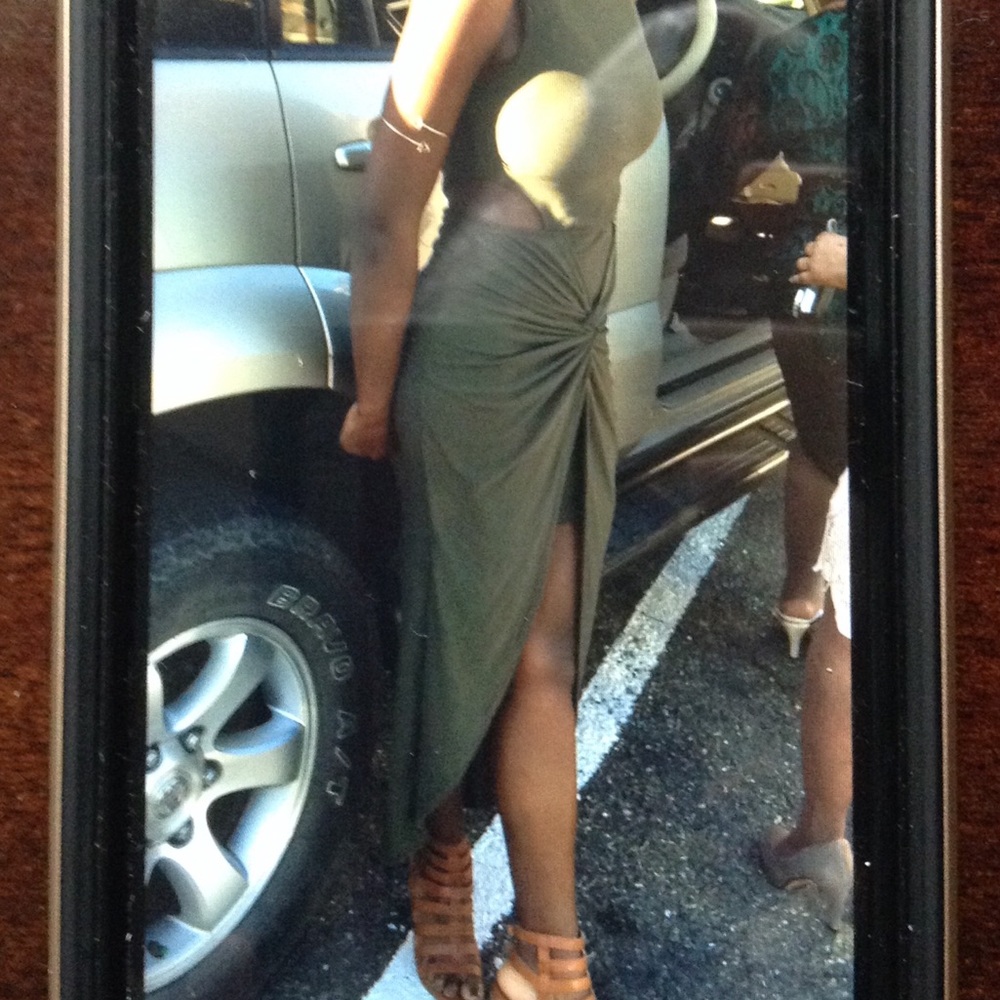 ❗️SOLD❗️Fashion Nova Sleeveless Olive Green Dress - Picture 5 of 5