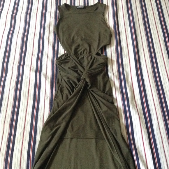 ❗️SOLD❗️Fashion Nova Sleeveless Olive Green Dress - Picture 4 of 5