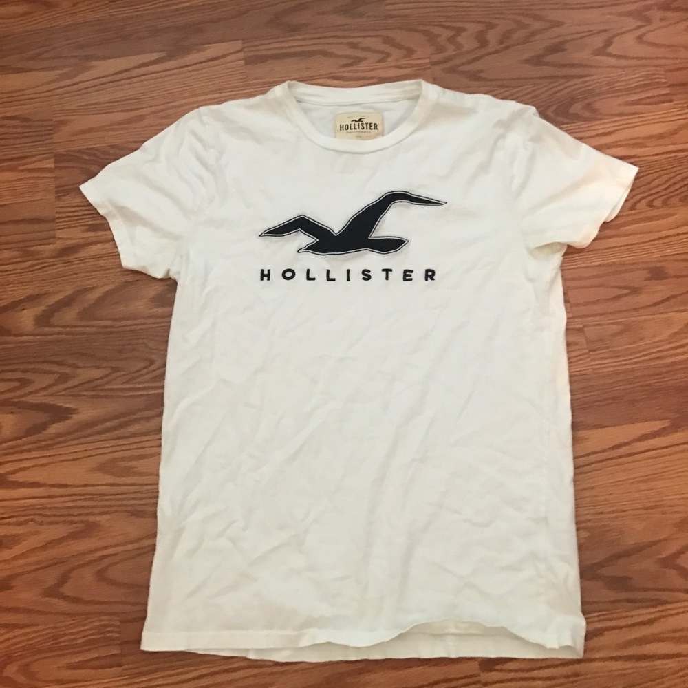Hollister t shirt