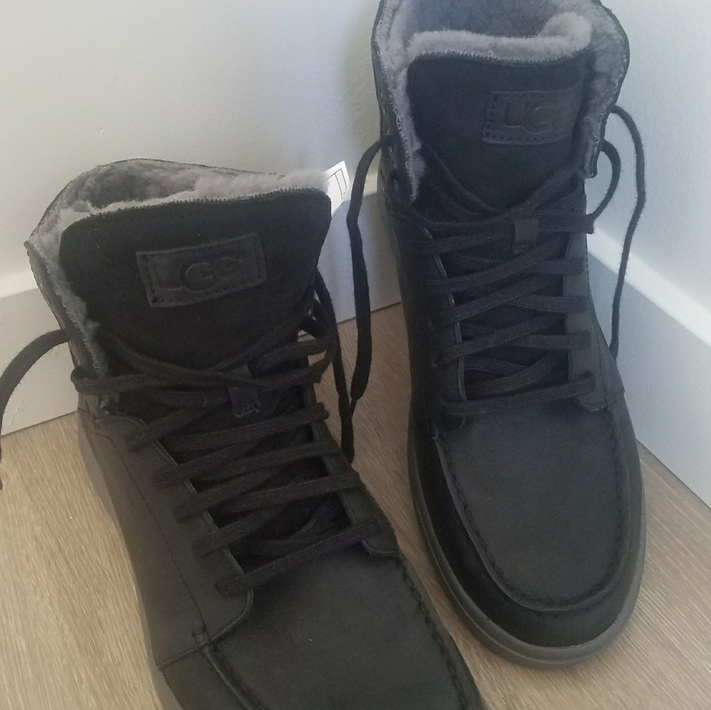Men's Ugg Shoes Size 9