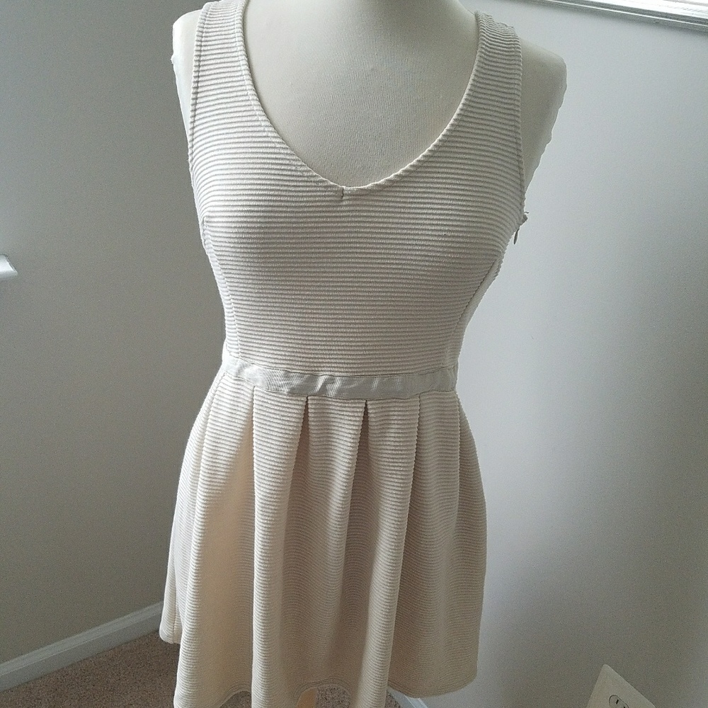 Ribbed open back dress