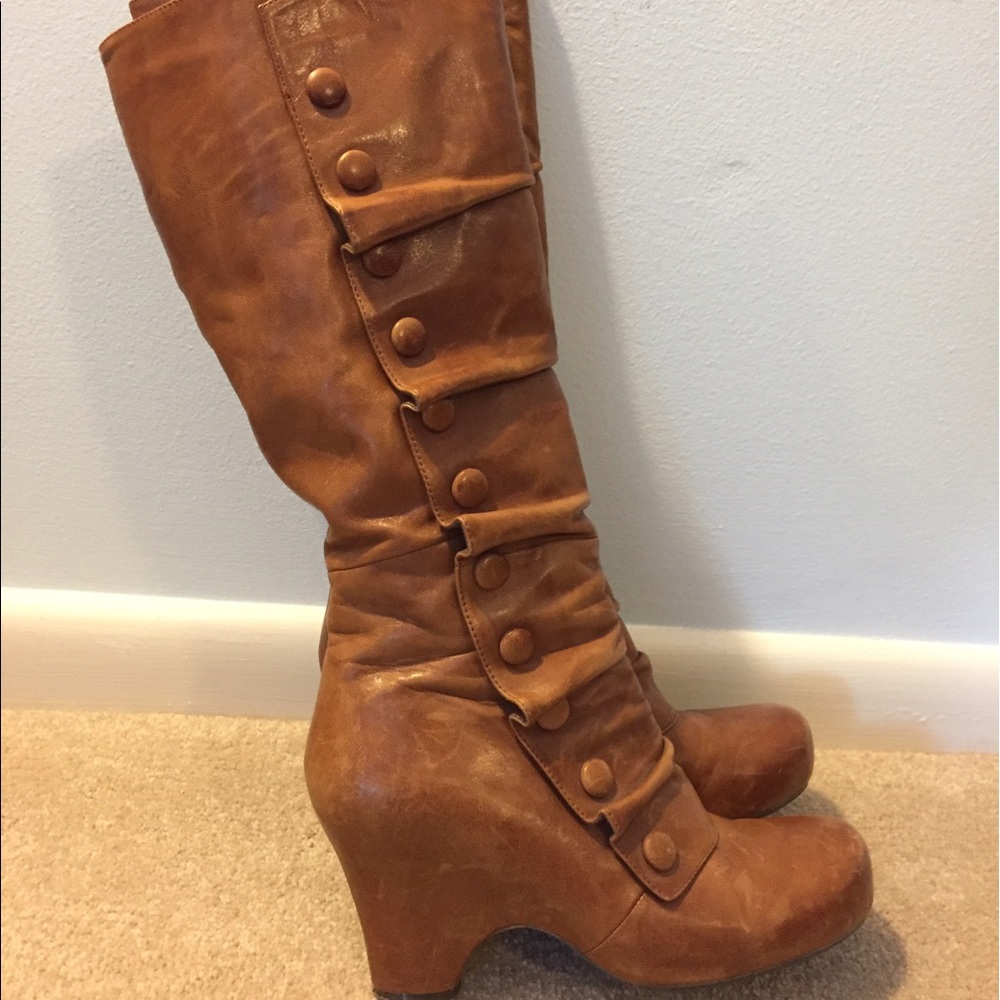 Beautiful Soft Leather Miz Mooz Janessa Boots