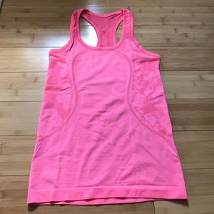 Lululemon tank