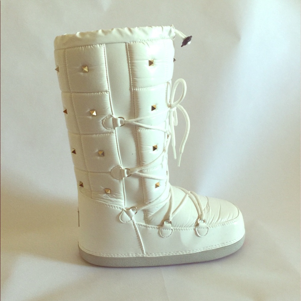 Valentino apres ski snow moon boot rockstud